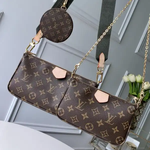 First Bag Ru LOUIS VUITTON MULTI POCHETTE ACCESSOIRES - DIGITAL EXCHANELUSIVE PRELAUNCH