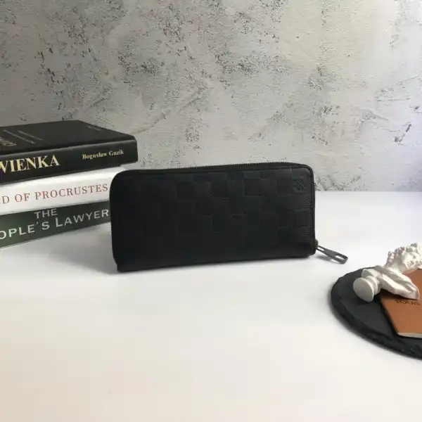 First bag ru LOUIS VUITTON ZIPPY WALLET VERTICAL