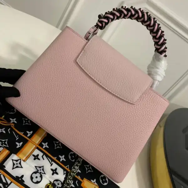 First bag ru LOUIS VUITTON CAPUCINES BB