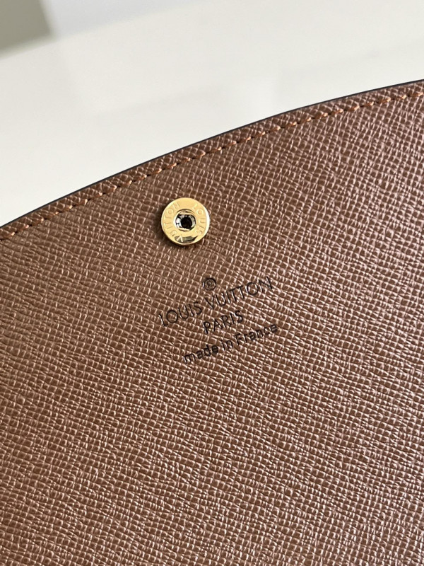 LOUIS VUITTON EMILIE wallet