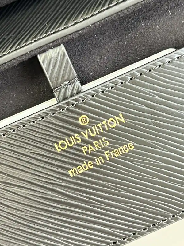 First Bag Ru LOUIS VUITTON TWIST PM