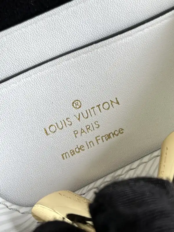 First bag ru LOUIS VUITTON TWIST PM