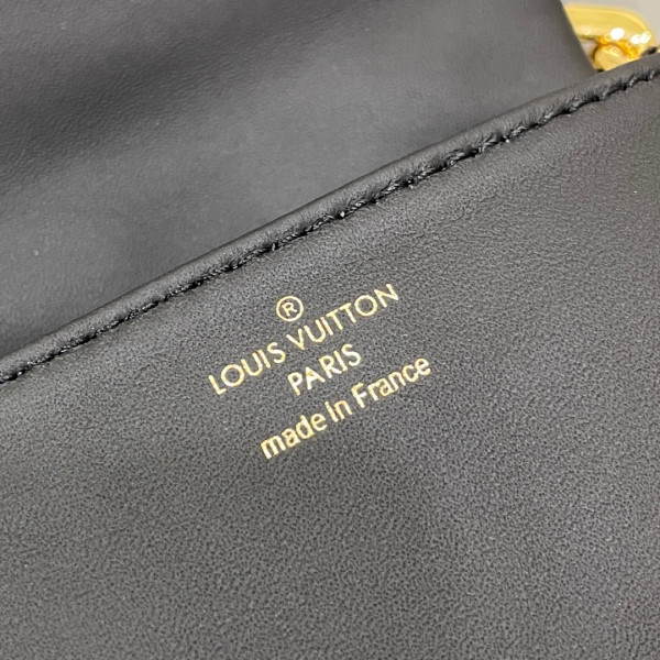 HOT SALE LOUIS VUITTON Beltbag Coussin