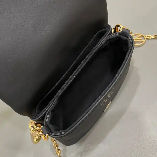 Aaa replica ru LOUIS VUITTON Beltbag Coussin