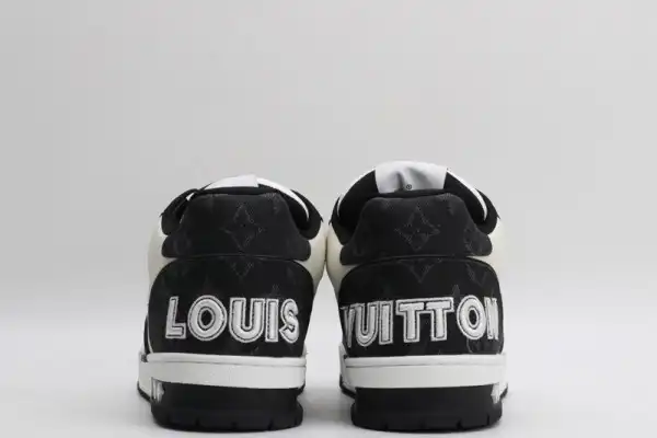 LOUIS VUITTON TRAINER SNEAKER