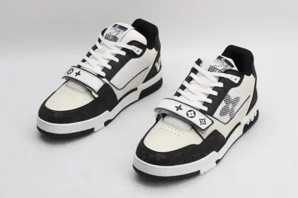 LOUIS VUITTON TRAINER SNEAKER