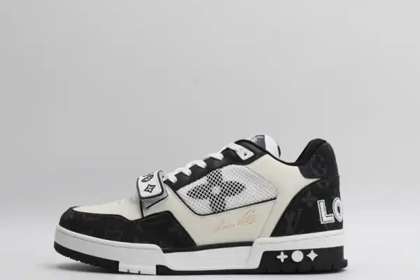 LOUIS VUITTON TRAINER SNEAKER