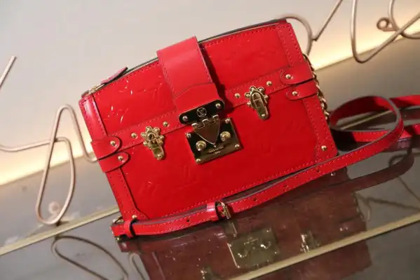 First bag ru LOUIS VUITTON TRUNK CHANELUTCH