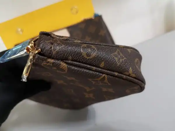 Frstbag ru LOUIS VUITTON MULTI POCHETTE ACCESSOIRES - DIGITAL EXCHANELUSIVE PRELAUNCH