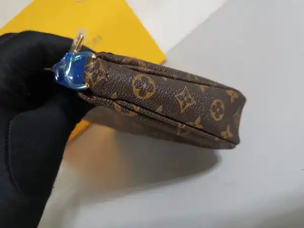 Aaa replica ru LOUIS VUITTON MULTI POCHETTE ACCESSOIRES - DIGITAL EXCLUSIVE PRELAUNCH