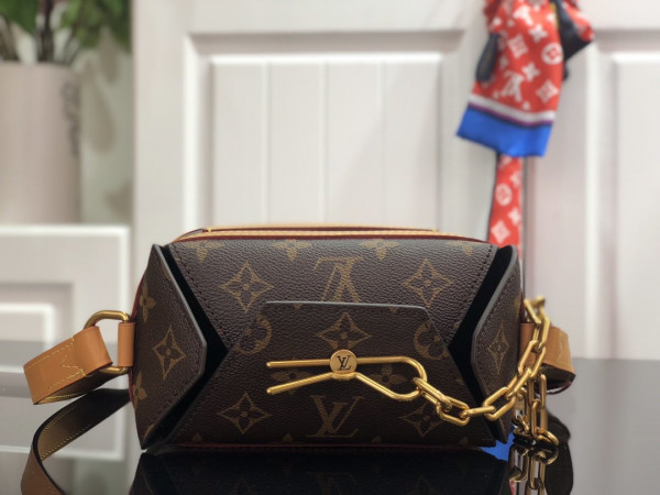 LOUIS VUITTON CHALK BAG