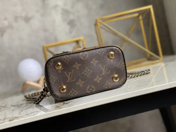 Repladies offers premium fake Louis bags at unbeatable prices. Our products are cheap because we focus on direct sales LOUIS VUITTON VANITY PM