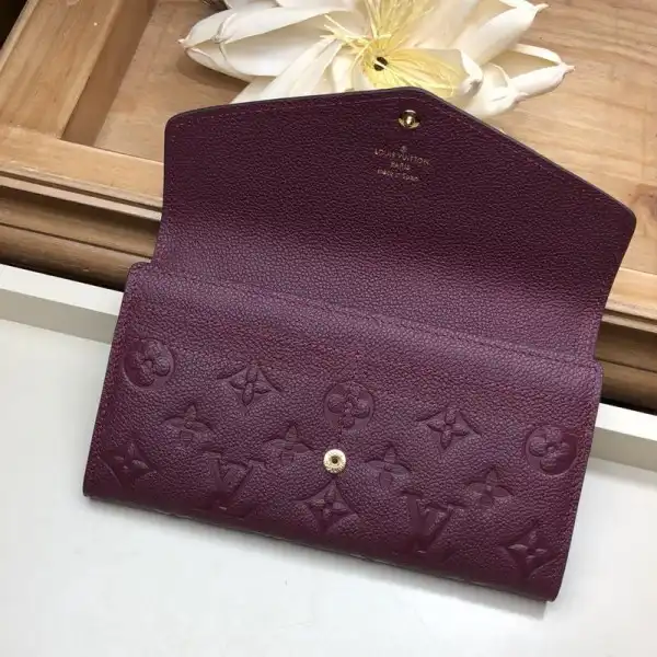 TO LOUIS VUITTON SARAH WALLET