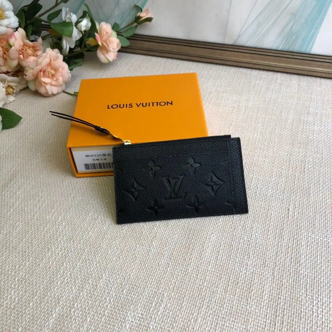 TO LOUIS VUITTON ZIPPED CARD HOLDER