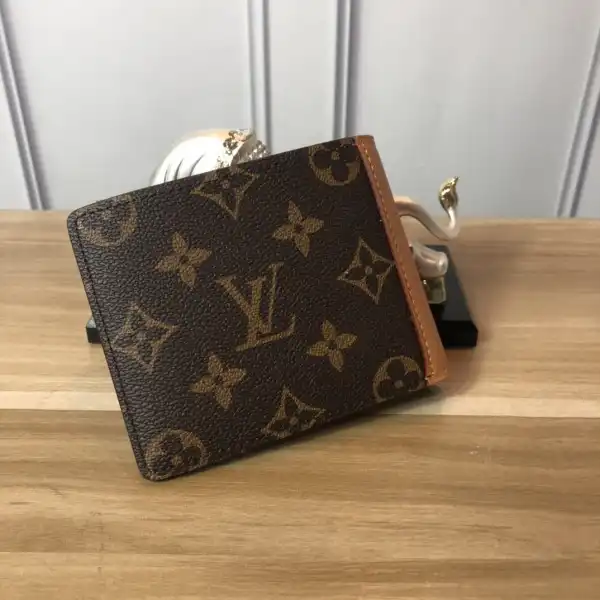 TO LOUIS VUITTON MULTIPLE WALLET