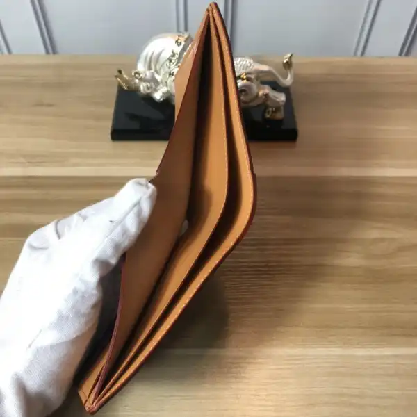 TO LOUIS VUITTON MULTIPLE WALLET