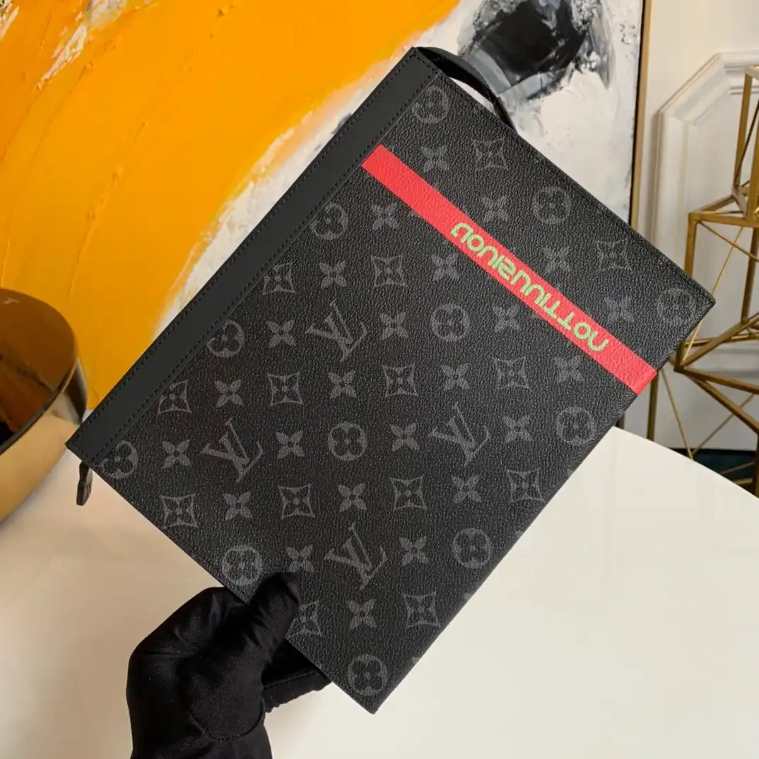 LOUIS VUITTON POCHETTE VOYAGE