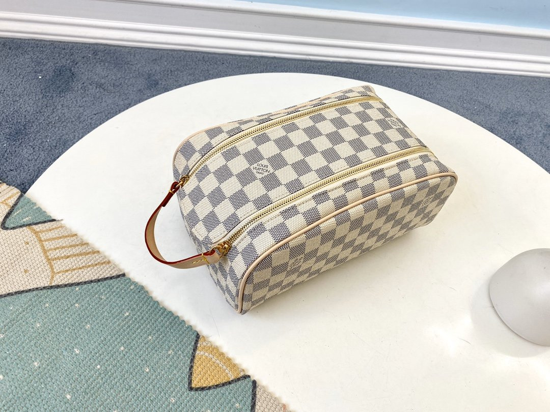 HOT SALE LOUIS VUITTON TOILETRY BAG