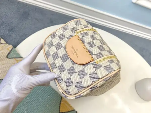 Affordable LOUIS VUITTON TOILETRY BAG