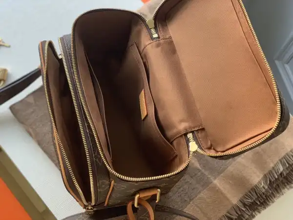 Cheap LOUIS VUITTON TOILETRY BAG