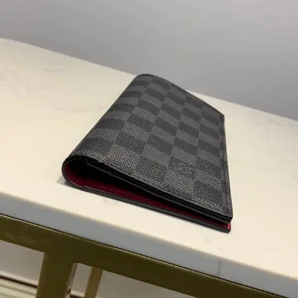 LOUIS VUITTON ALEXANDRE WALLET