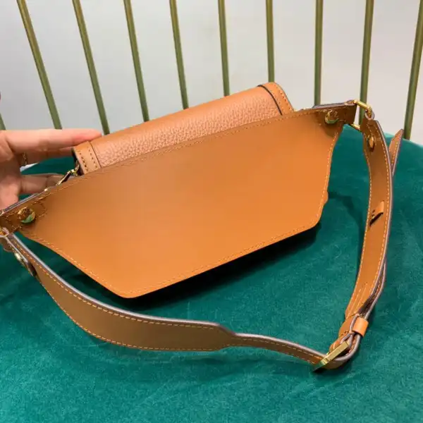 TO LOUIS VUITTON BUMBAG DAUPHINE