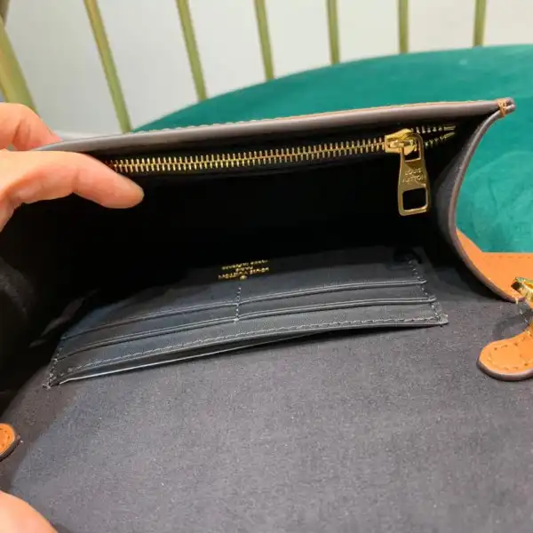 Cheap LOUIS VUITTON BUMBAG DAUPHINE