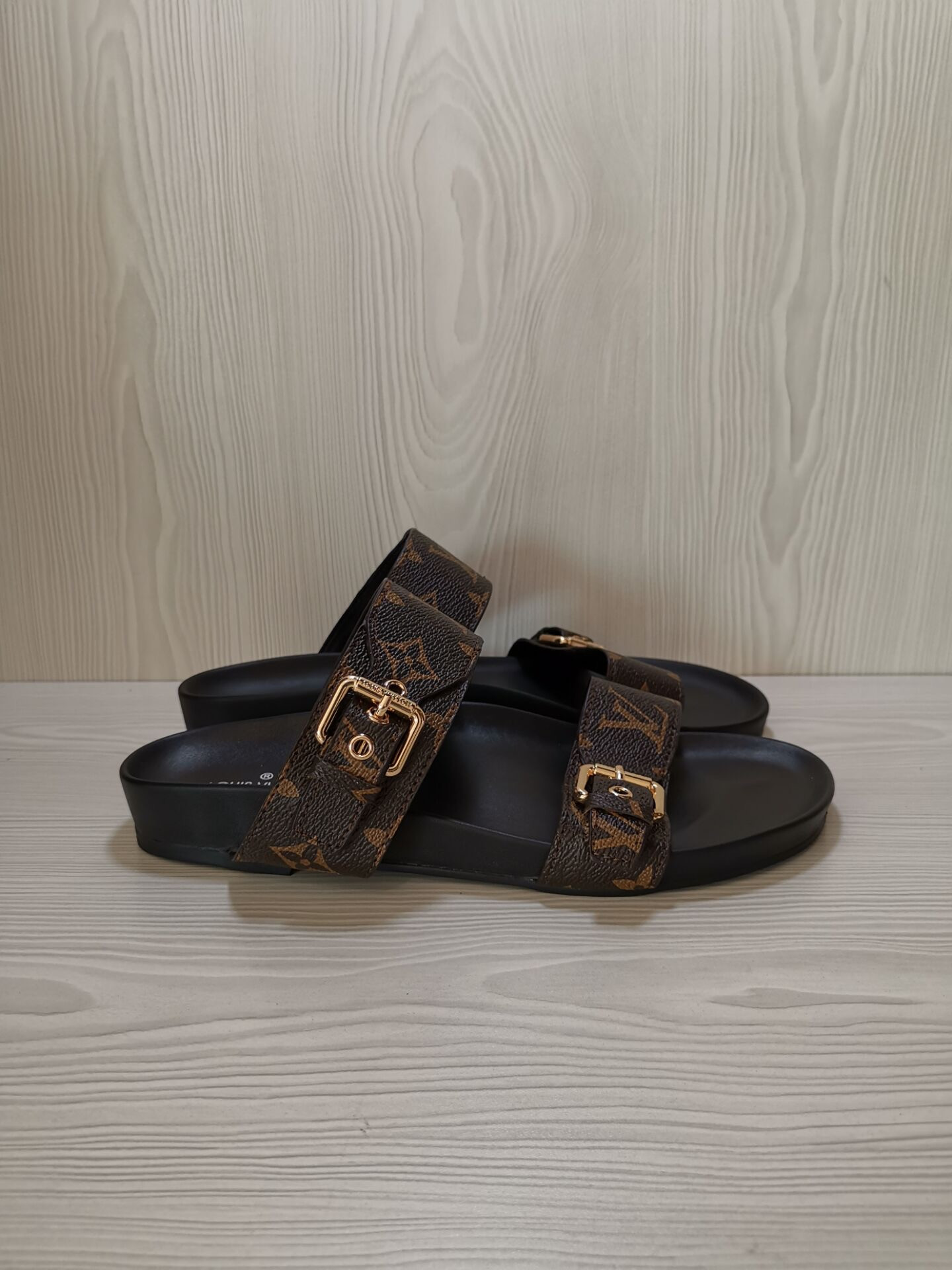 HOT SALE LOUIS VUITTON SANDALS