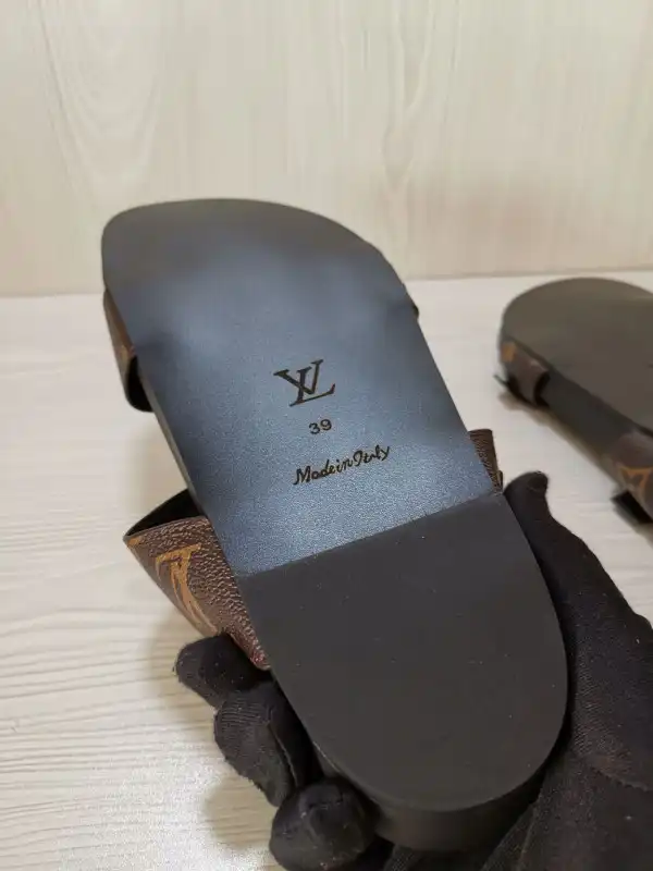 Frstbag ru LOUIS VUITTON SANDALS