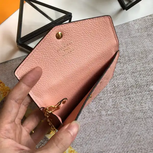 First bag ru LOUIS VUITTON KEP POUCH