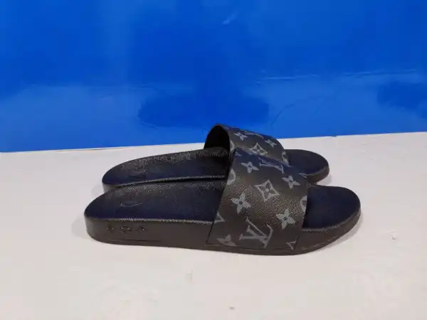 Frstbag ru LOUIS VUITTON SLIPPERS