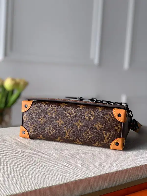 Rep LOUIS VUITTON SOFT TRUNK