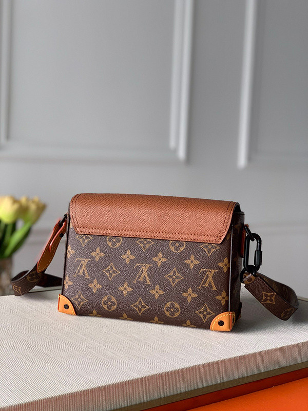 [FREE SHIPPING] LOUIS VUITTON SOFT TRUNK