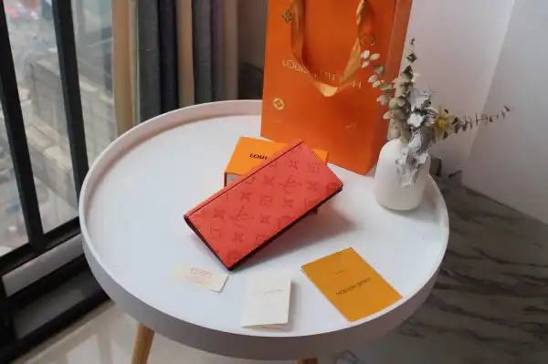 Affordable LOUIS VUITTON BRAZZA WALLET