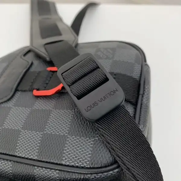 LOUIS VUITTON UTILITY MESSENGER BAG