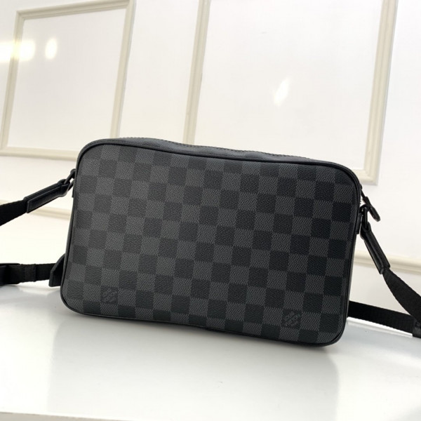 HOT SALE LOUIS VUITTON UTILITY MESSENGER BAG