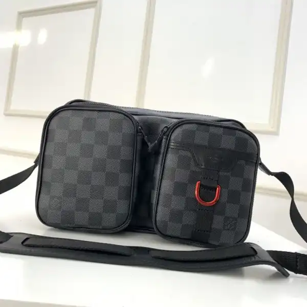 First bag ru LOUIS VUITTON UTILITY MESSENGER BAG