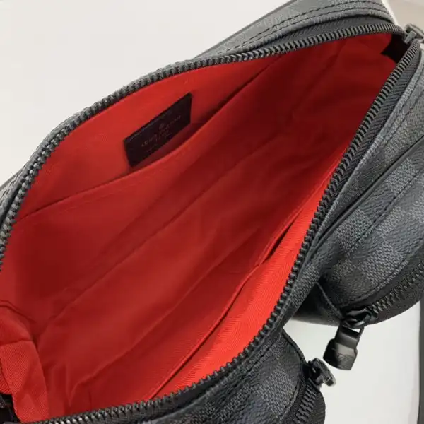 Frstbag ru LOUIS VUITTON UTILITY MESSENGER BAG