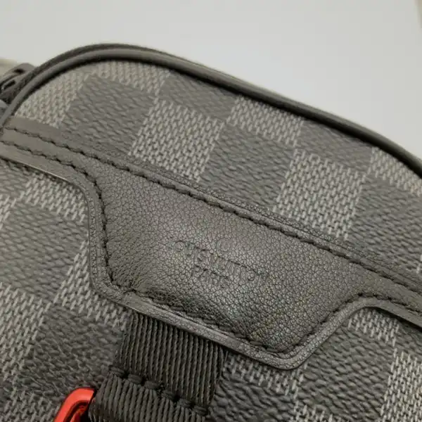 LOUIS VUITTON UTILITY MESSENGER BAG