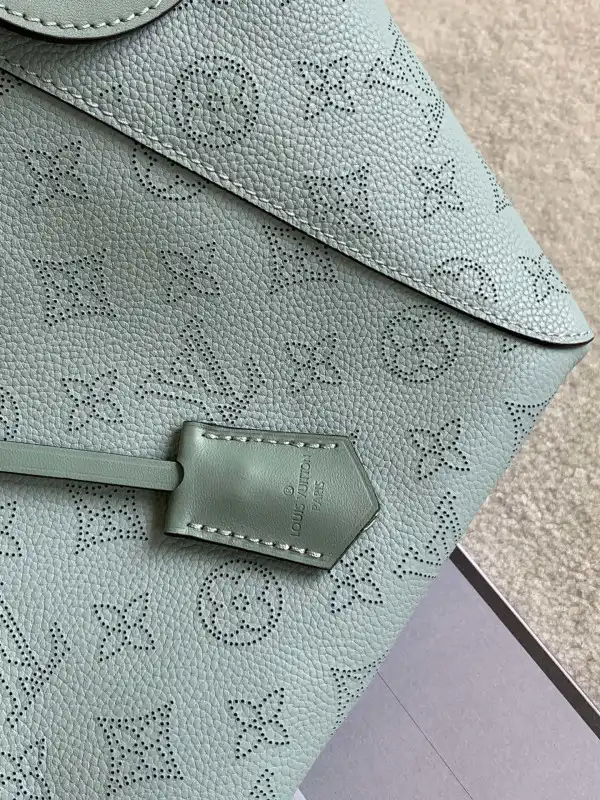 LOUIS VUITTON HINA PM