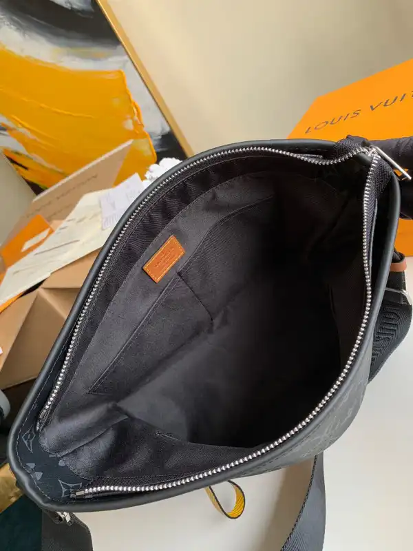 Cheap LOUIS VUITTON MESSENGER BAG