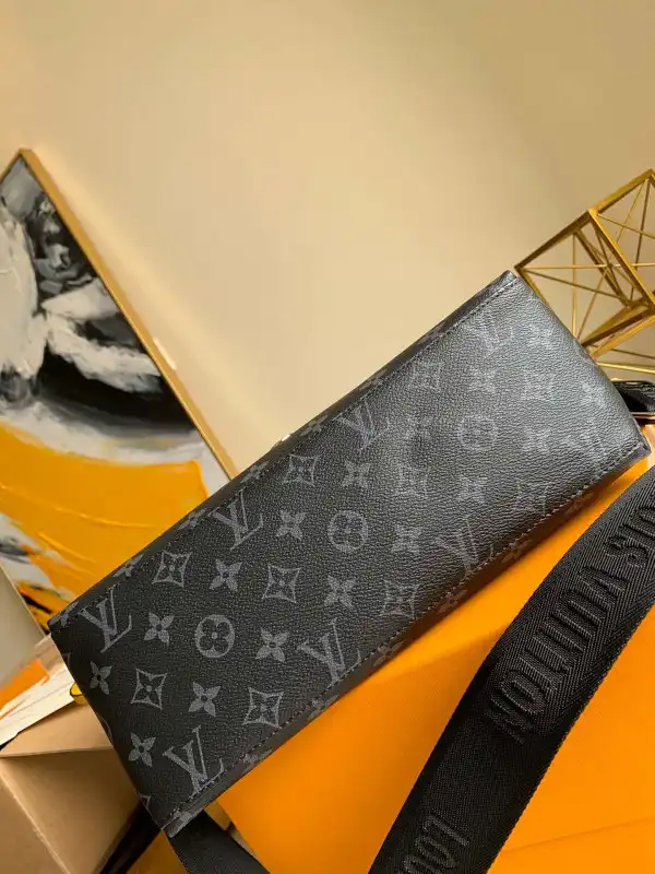 Frstbag ru LOUIS VUITTON MESSENGER BAG