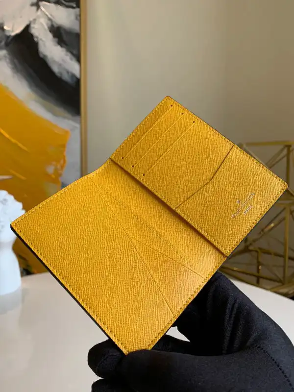 First bag ru LOUIS VUITTON POCKET ORGANIZER