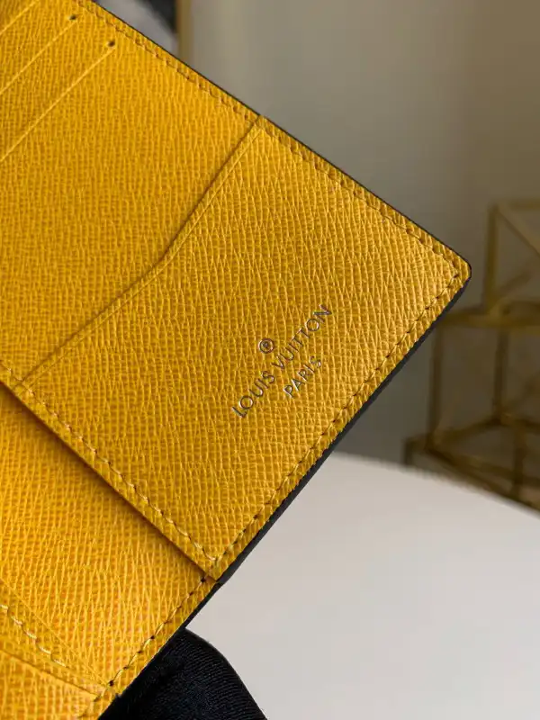 First bag ru LOUIS VUITTON POCKET ORGANIZER