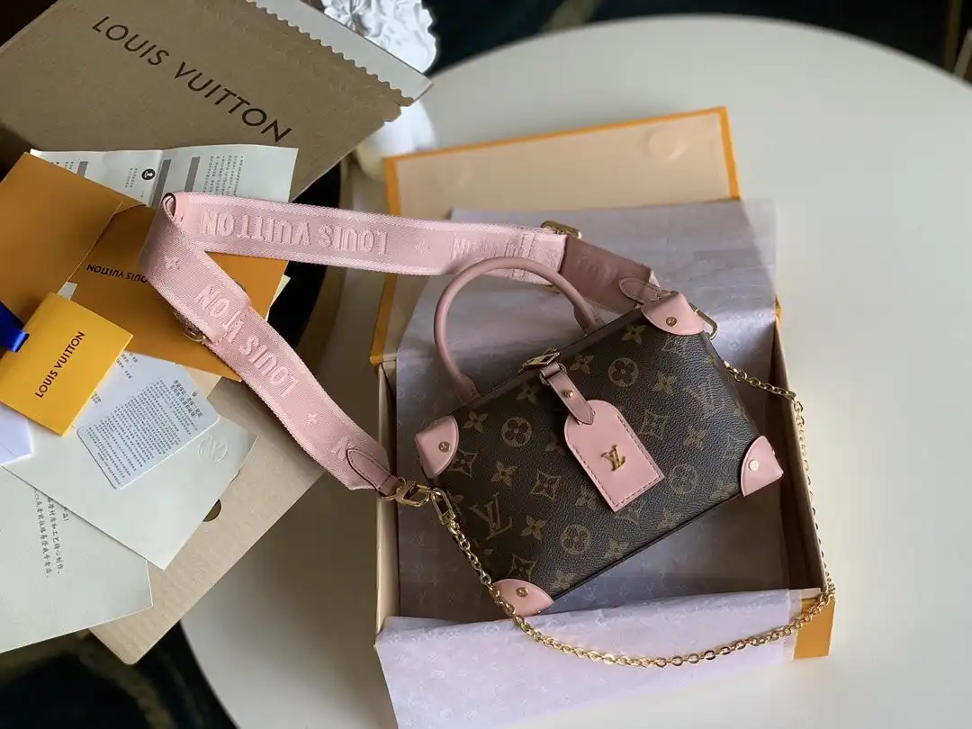 First bag ru LOUIS VUITTON PETITE MALLE SOUPLE