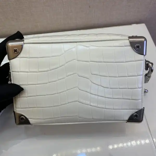 Bagsoffer yupoo LOUIS VUITTON SOFT TRUNK