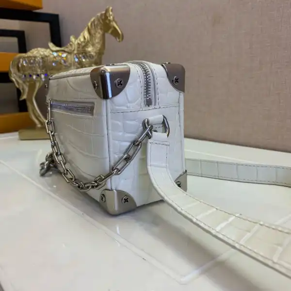 Frstbag ru LOUIS VUITTON SOFT TRUNK