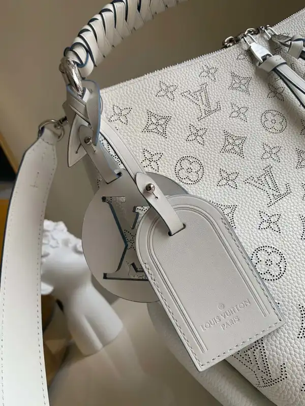 Cheap LOUIS VUITTON BEAUBOURG HOBO MM