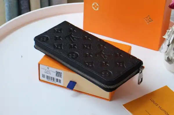 LOUIS VUITTON ZIPPY WALLET