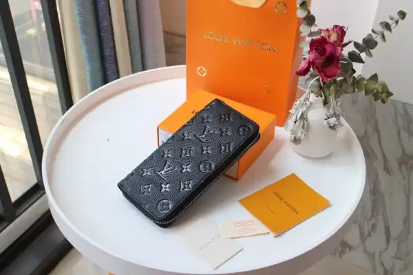 Cheap LOUIS VUITTON ZIPPY WALLET